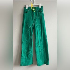 H&M green jeans. Only tried on and it was too small. Now up for sale!